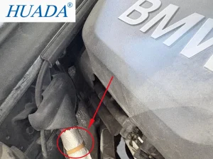 BMW 发动机舱内使用耐高温尼龙扎带固定隔热包覆管,确保线束在高温环境下保持稳定。